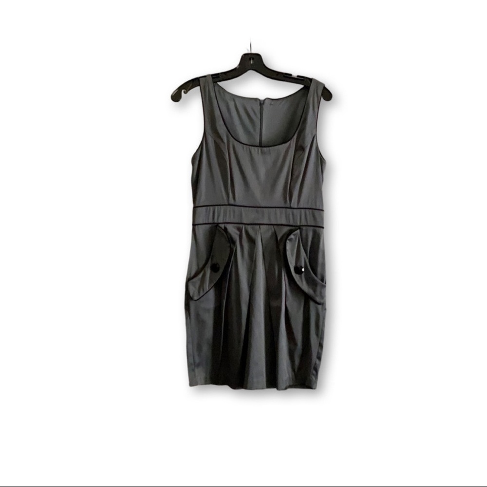 Saks 5th Ave Brand Dress. Size Small. 2 Deep Pockets Image 1 reflects true color